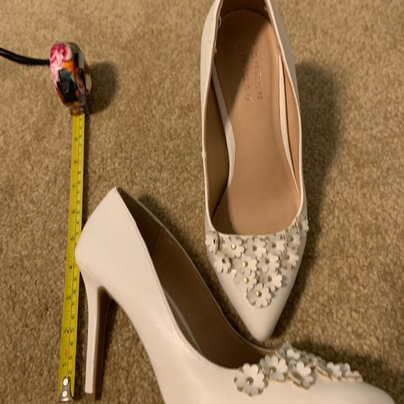 LC Lauren Conrad White Floral Heels - Picture 3 of 6